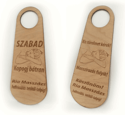 Ajtókilincs tábla bükkfa kivitelben egyedi gravírozott szöveggel logóval